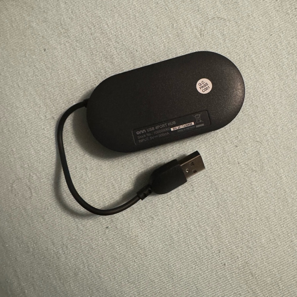 On Running Black USB 4-Port Hub